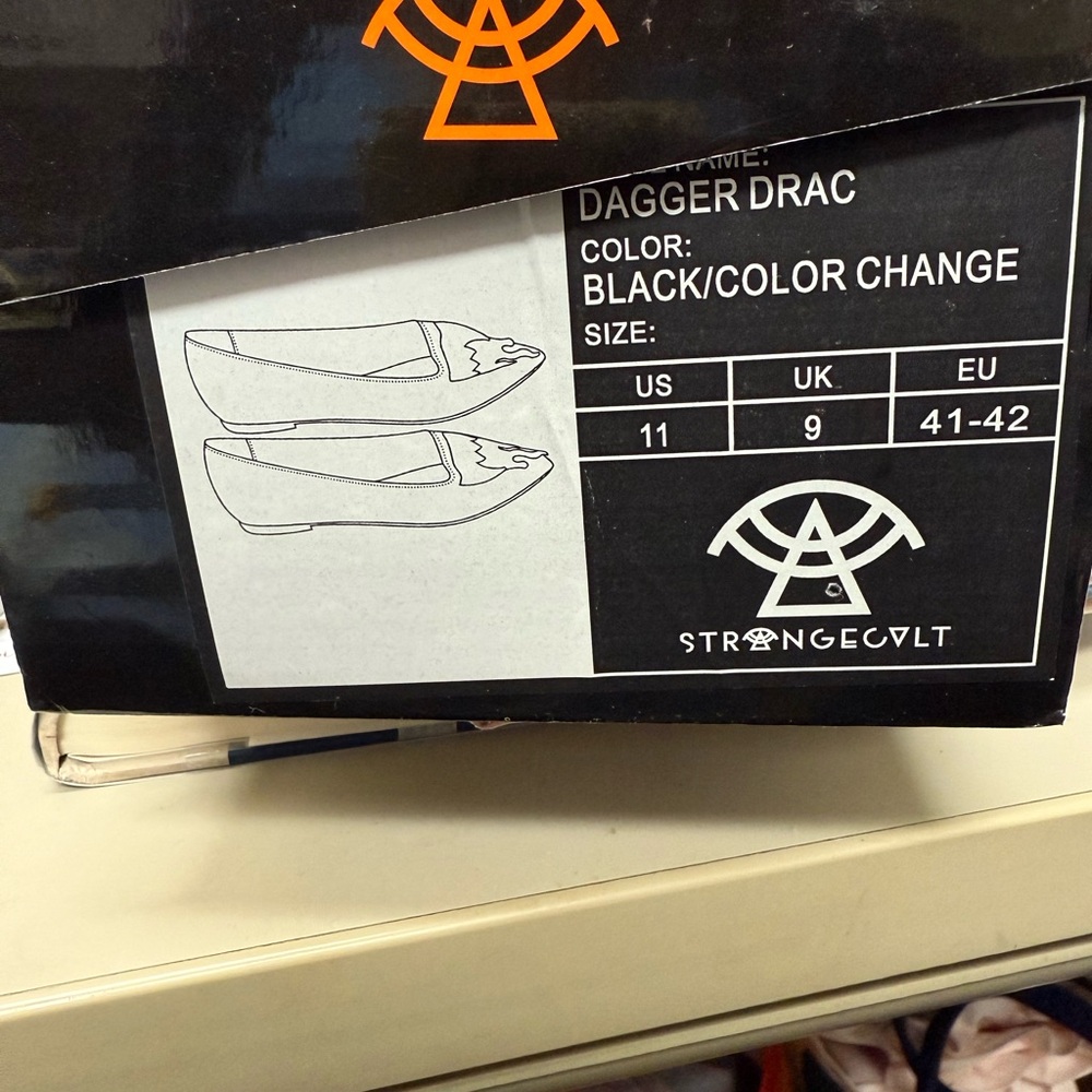 Strange Cvlt Black Dagger Drac Flats